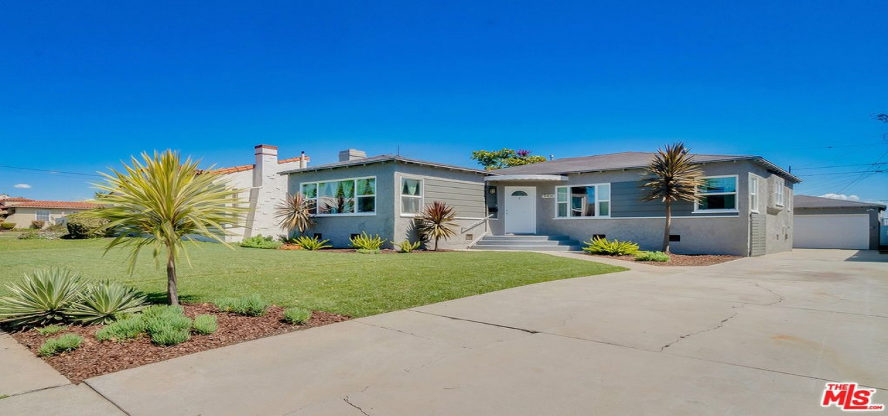 1537 Southeast Rosamun Manor, Melville, Vermont, 4 Bedrooms Bedrooms, 6 Rooms Rooms,2 BathroomsBathrooms,House,For Sale,Southeast Rosamun Manor,1013