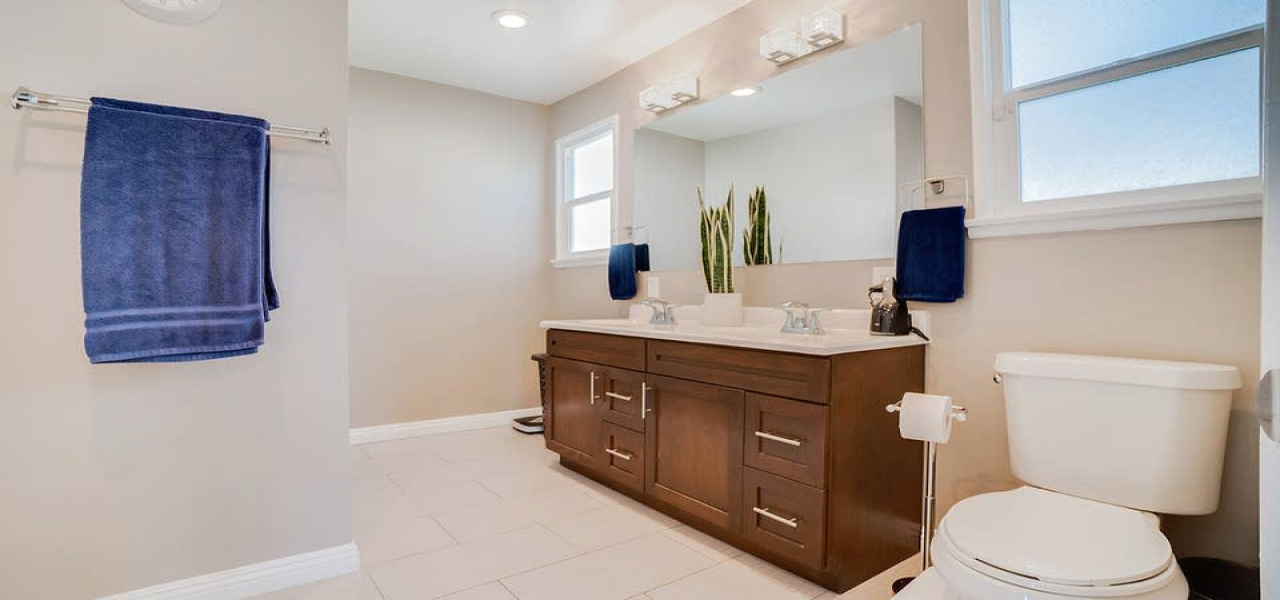 1537 Southeast Rosamun Manor, Melville, Vermont, 4 Bedrooms Bedrooms, 6 Rooms Rooms,2 BathroomsBathrooms,House,For Sale,Southeast Rosamun Manor,1013