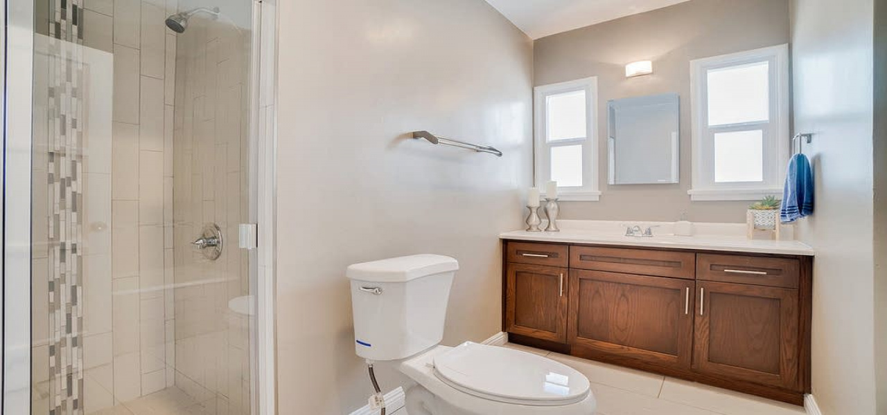 1537 Southeast Rosamun Manor, Melville, Vermont, 4 Bedrooms Bedrooms, 6 Rooms Rooms,2 BathroomsBathrooms,House,For Sale,Southeast Rosamun Manor,1013